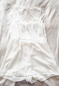 🎀2/20🎀 Off-White Romper